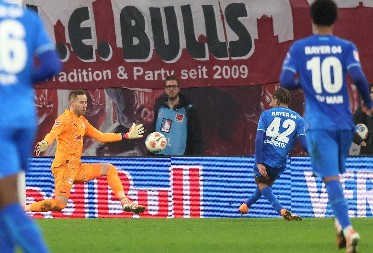 Poznato kad se igra odložena utakmica između Hamburgera i Bajera