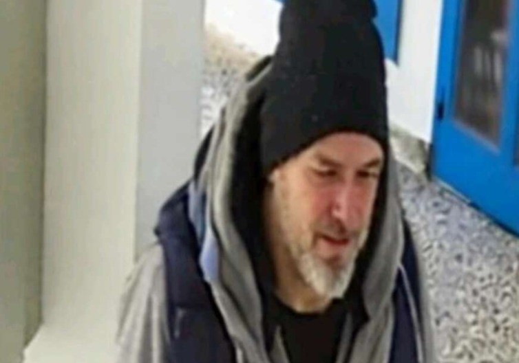 BAKA PREŽIVELA MASAKR U HODNIKU ZGRADE: Izbodena žena puštena iz bolnice