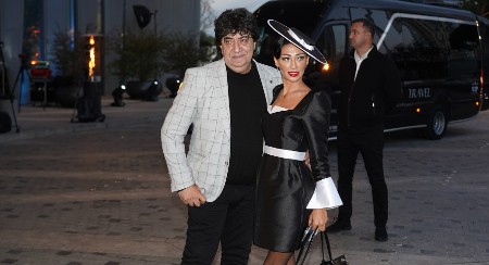 "ŠTA MAJKU NAVEDE DA TE OSTAVI?!" Pevačica otkrila detalje teškog detinjstva, njena ispovest tera suze na oči!