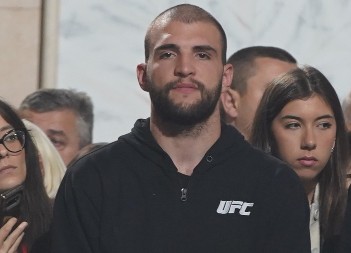 ZA NJEGA NEMA ZIME Veljko Ražnatović se usudio na nezamislivo, šokirao javnost! (FOTO)