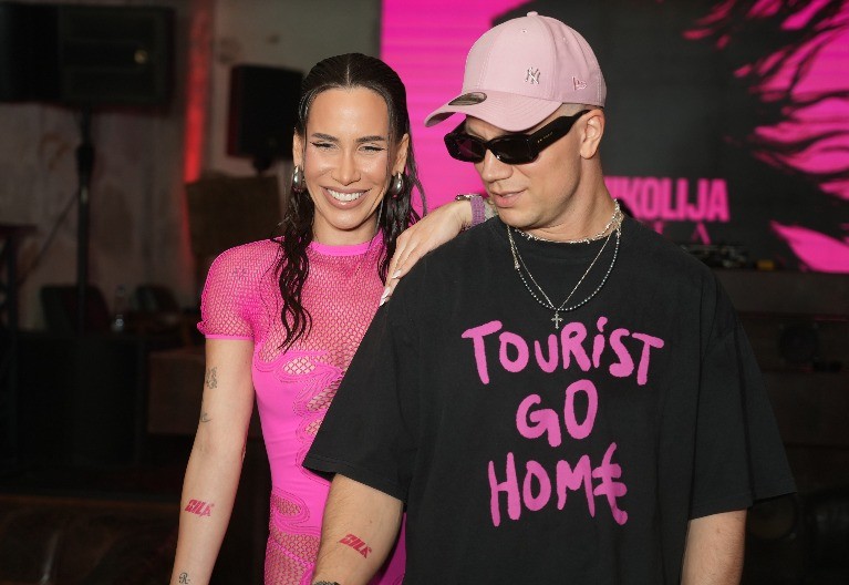 "A JOŠ TI PAMTIM PREZIME" Provala na mrežama napravila haos, Nikolija ovim stihom poslala skrivenu poruku?!