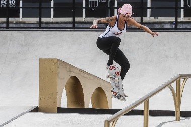 NEUSTRAŠIVA Skejtborderka Letisija Bufoni pomerila sve moguće granice