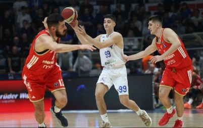 DOBRA I LOŠA VEST ZA CRVENO-BELE Zvezda zgromila Zadar, povratak Bolomboja, brine potencijalna povreda Monekea