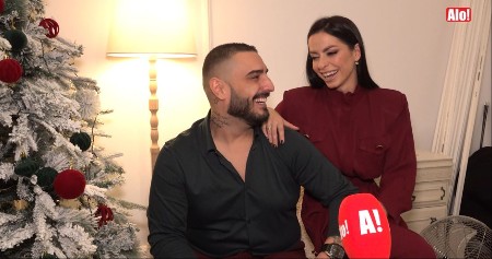 LAZIĆI NA OKUPU Pevač objavio porodičnu fotografiju, Katarinin potez raznežio sve! (FOTO)