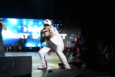 "TUKAO ME JE KAIŠEM" Pevač bio žrtva porodičnog nasilja, otkrio potresne detalje 