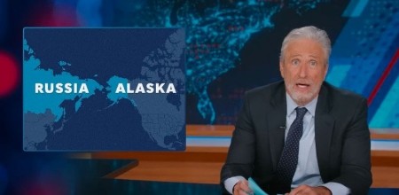 PREDSEDNIKU SAD GEOGRAFIJA NIJE JAČA STRANA Džon Stjuart brutalno ismejao Trampa