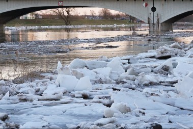 LEDENE MASE SE GOMILAJU, LEDOLOMCI NA TERENU "Nikada ranije nismo videli ništa slično"