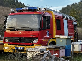 VATRENA STIHIJA GUTA HALE U KUKIĆIMA Veliki požar u proizvodnji kiselog kupusa