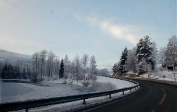 SVE JE POD LEDOM! RHMZ upozorio vozače, temperatura u padu 