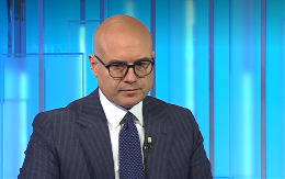 LIDER SNS VUČEVIĆ OSUDIO DIVLJAČKI NAPAD NA PREDSEDNIKA VUČIĆA U ČAČKU: Nikada ni jedan političar nije bio izložen tako monstruoznoj kampanji!