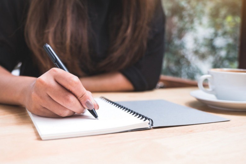 PAPIR PONOVO ISPRED TEHNOLOGIJE Iako niko nije očekivao, PLANERI se vraćaju u modu