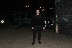 IMAO TEŠKO DETINJSTVO, A DANAS JE JEDAN OD NAJPLAĆENIJIH PEVAČA! Progovorio o bolnom periodu: "Prvi put sam sa 14 godina"