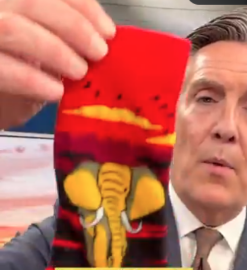 ČUVENI VODITELJ UŠAO U GINISOVU KNJIGU REKORDA Ceo svet priča o ovome, razlog je BIZARAN (VIDEO)