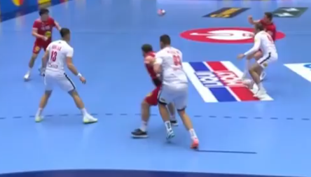 GOL SRBIJE O KOM SVI PRIČAJU Stativa sa celog terena, a onda...