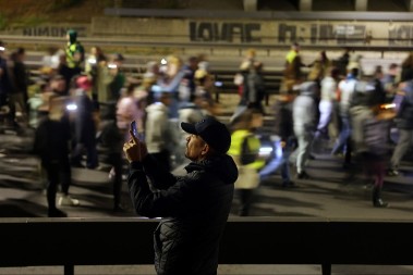 BLOKADERI KAŽU DA NIKAD NIJE BILO GORE A pevačica za blokaderske medije kaže da su 2008. harali opasni ljudi!