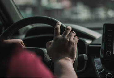 NE IGNORIŠITE OVAJ PROBLEM Evo kako da reagujete ako osetite miris BEZINA u kolima