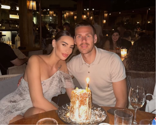 POP DOŠAO U DOM KATARINE GRUJIĆ I MARKA GOBELJIĆA Pevačica pokazala kako se kod njih slavi Sveti Jovan! (FOTO)