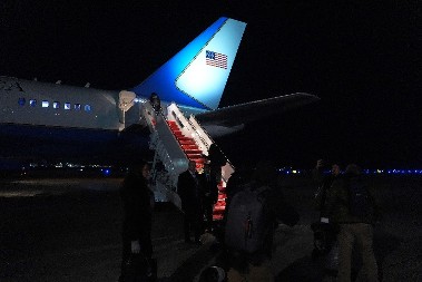 DRAMA NA NEBU! Trampov avion krenuo za Davos - PA SE VRATIO ZA AMERIKU! Poznato šta se desilo