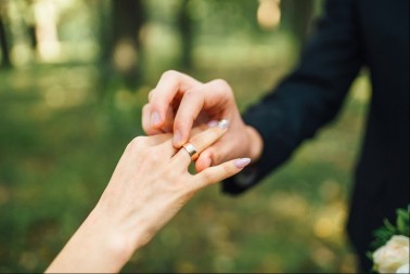 ISTINA IZAŠLA NA VIDELO POSLE ČETIRI GODINE Nepoznati muškarac upao na svadbu, mladencima ništa nije bilo jasno, a onda je otkriveno OVO (FOTO)