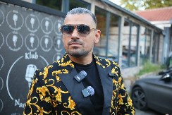 "NEĆE DA GA PRIHVATE JER JE ROM" Sestra Bore Santane ogorčena!