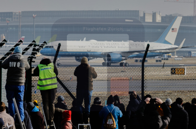 TRAMP SLETEO U ŠVAJCARSKU! Objavljene slike sa aerodroma (FOTO)