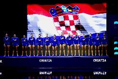 KOMŠIJE U NEVERICI Ovako je srpska publika dočekala himnu Hrvatske u ključnom meču na Evropskom prvenstvu