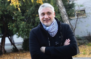 "DOKUMENTA ĆETE ČITATI NA ROBIJI, JER STE ME POKRALI" Čeda Jovanović najavio žestoku borbu za svoj dom!
