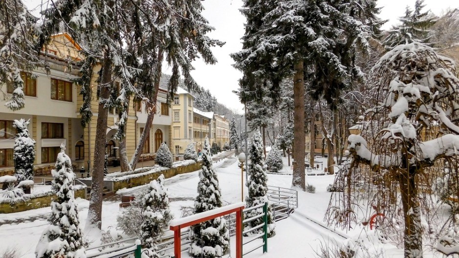 ATRAKTIVNA BANJA U SRBIJI U KOJU SE NAJVIŠE IDE ZIMI Prelepa je i puna lekovitih termalnih izvora, a samo je na 2 sata vožnje od Beograda