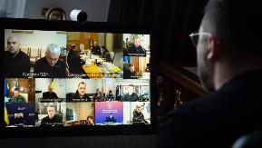 UKRAJINCI NAPALI ZELENSKOG Optužuju ga da je lažirao fotografije sastanka