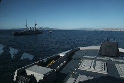 FRANCUSKA VOJSKA U AKCIJI: Brod je  iz Rusije, upali su na njega!