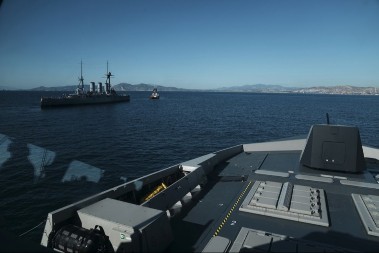 FRANCUSKA VOJSKA U AKCIJI: Brod je  iz Rusije, upali su na njega!