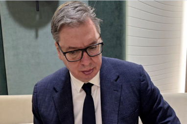 "NEKO CHATGPT, MI NOVINE: Vučićeva poruka iz Davosa privukla pažnju