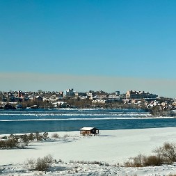 KADA JE NAPOLJU -48, SAMO OVAKO OBUČENI MOŽETE DA IZAĐETE Devojka pokazala šta sve mora da nosi da se ne bi smrzla  