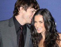 Demi Mur i njeni bivši muževi: Svi komentarišu čudan odnos s Brusom Vilisom i Eštonom Kučerom