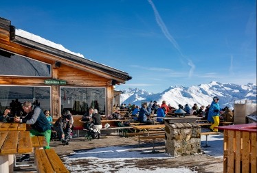 Ni Tramp, niti Makron - ona je glavna zvezda u Davosu, održala modni čas svetskoj eliti