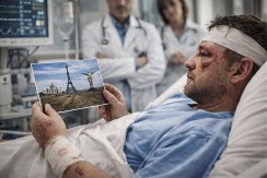 RUS PAO SA "AJFELOVOG TORNJA" I PREŽIVEO: Lekari u neverici