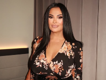 ONA IMA NAJVEĆE GRUDI NA ESTRADI! Muž joj je zabranio da ih smanji, čuva ih kao blago!