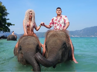 SKINULA SE ENA ČOLIĆ! Otišla na Tajland sa Pejom, uhvaćeni u šokantnim izdanjima, gore mreže (FOTO)