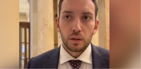 KOME BI BLOKADERI DA DODELE SREDSTVA EU KOJA SU NAMENJENA NAŠOJ ZEMLJI? Grbović poručio: Vučić i SNS poštuju Ustav, ali mi se ne slažemo da je Kosovo Srbija