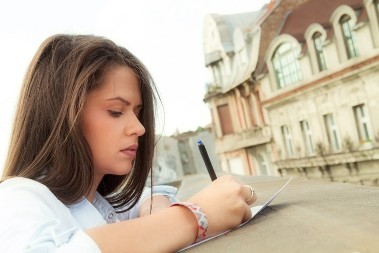 HOROSKOP ZA NEDELJA, 25. JANUAR Vodoliji razmirice sa partnerom, Vagi finansijsko poboljšanje, Lavu osetljivo grlo