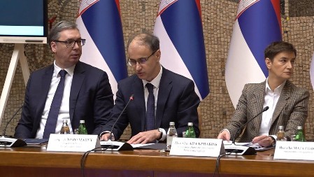 "PROMENITE ZAKON, POGLEDAJTE KAKVA JE GLAD LJUDI DA BUDU NA SVOME" Vučić: Požurite malo! Nek bude u februaru!