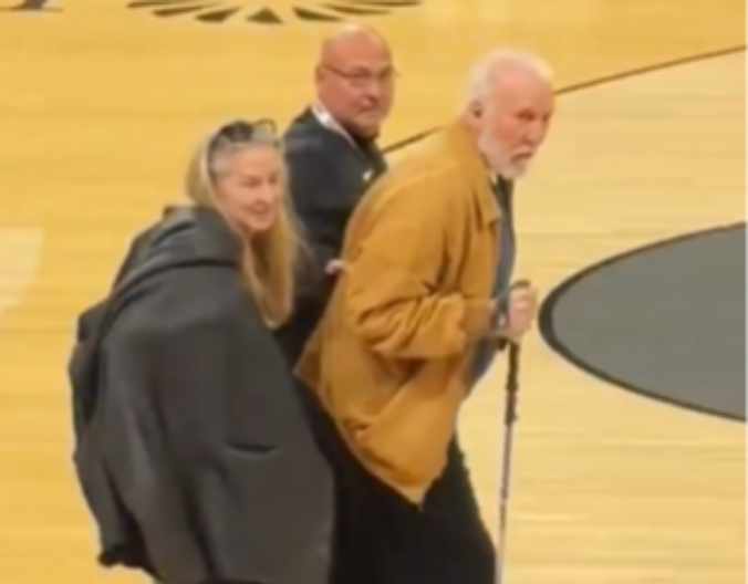 SCENA KOJA JE RASTUŽILA SVET KOŠARKE Greg Popovič prvi put u javnosti posle moždanog udara