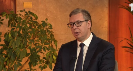 VUČIĆ: OPOZICIJA ODUSTALA OD OBOJENE REVOLUCIJE Shvatili da je narod odan državi