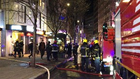 VLASNIK STANA ZADOBIO OPEKOTINE, HITNO PREVEZEN U BOLNICU Ugašen požar na Terazijama