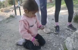 PRONAĐENO BLAGO STARO 3.000 GODINA! Devojčica tokom šetnje pronašla LEP KAMEN, a onda je otkrivena ISTINA o dragocenom predmetu (FOTO/VIDEO)