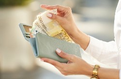 Stižu pare! Sudbina za 5 horoskopskih znakova obezbeđuje bogatstvo do kraja godine