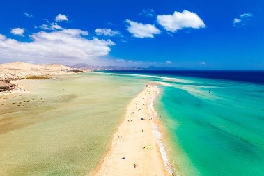 Oglasili su se sa ostrva koje su već kupili Amerikanci - Poruka za Grenland glasi...