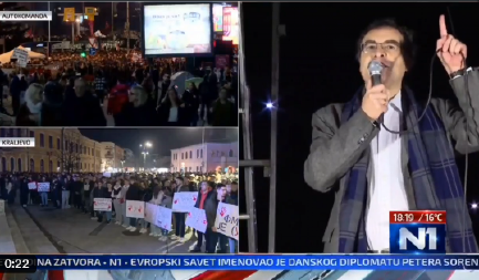 PRETNJE NASILJEM NA PROTESTU "STUDENATA": "Vučiću, predaj se inače ćeš plivati po rekama!"