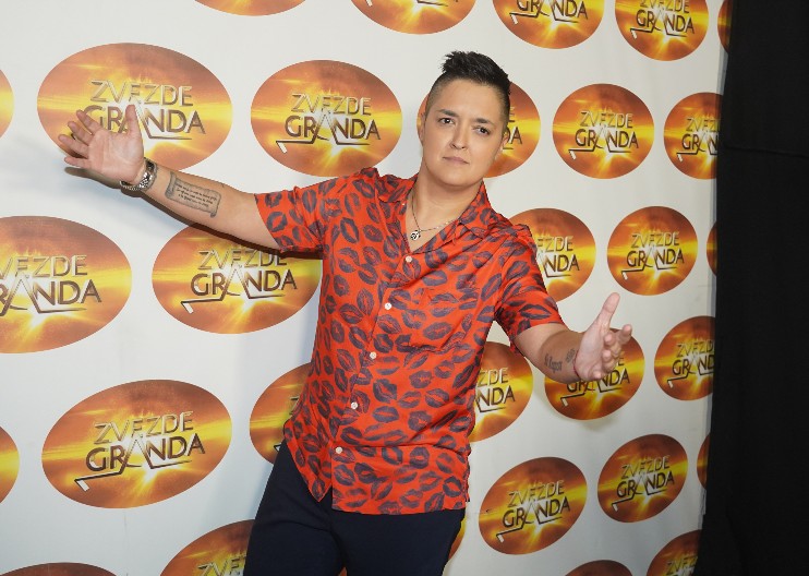 MARIJA ŠERIFOVIĆ DOVELA SINA NA SNIMANJE ZVEZDA GRANDA Prvi put javno pokazala naslednika, pa oduševila sve ovim potezom!