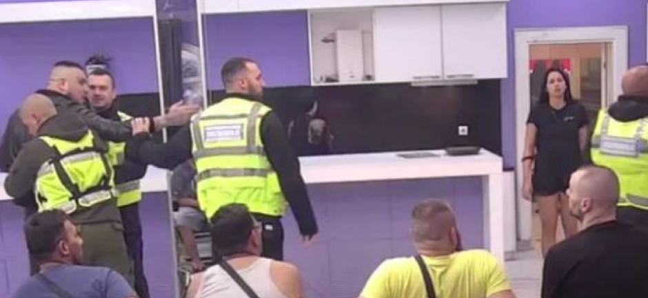 "RAZVALIO BIH TI GLAVU" Stravične pretnje u programu uživo, gledaoci zgroženi zbog ovih reči, nastao opšti haos!